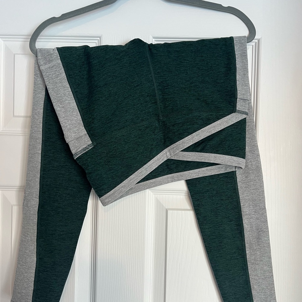 Beyond Yoga Cossover Waist Midi Length Forest and Heather Leggings